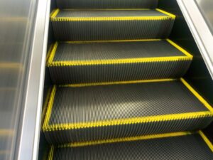 エクセレントジム｜ブログ｜エスカレーターばかり使うようになっていませんか？